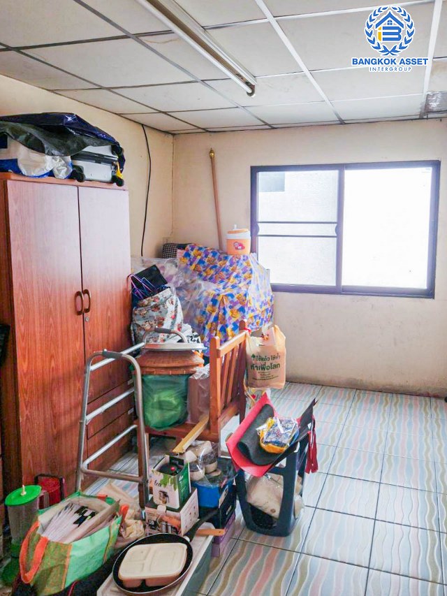 *****อาคารพาณิชย์มือสองกรุงเทพมหานคร ซอยสาธุประดิษฐ์34 รัชดาภิเษก เนื้อที่ 15 ตร.ว. ฟังก์ชัน 5 ห้องนอน 2 ห้องน้ำ แถมฟรี! 2 เครื่องปรับอากาศ บนทำเลดี เชื่อมต่อถนนรัชดาภิเษก ใกล้เซ็นทรัล พระราม 3, รถไฟฟ้าสายสีเขียว "สถานีช่องนนททรี" และจุดขึ้นทางด่วน "เฉลิมมหานคร"