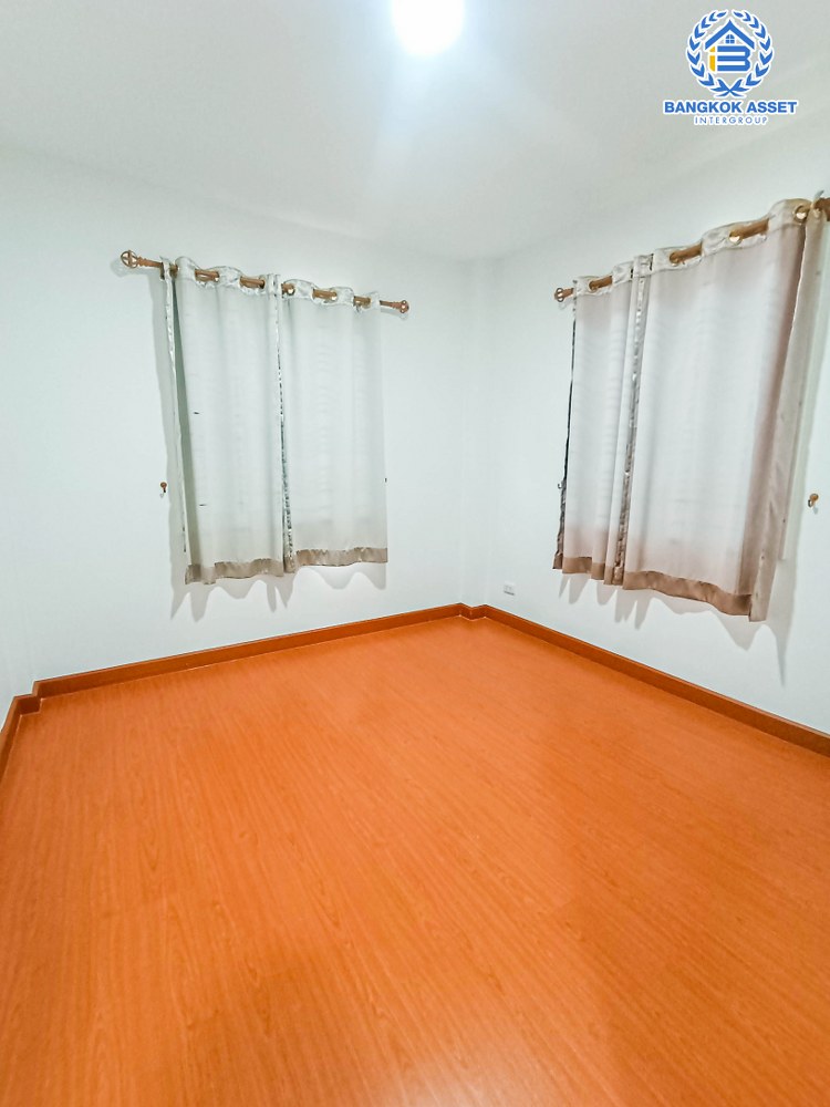 *****บ้านแฝดมือสอง โครงการ ลภาวัน19 ราชพฤกษ์ เนื้อที่ 36.70 ตร.ว. ฟังก์ชันครบ 4 ห้องนอน 2 ห้องน้ำ 1 ที่จอดรถ บ้านสภาพดี ต่อเติมพร้อมเข้าอยู่ บรรยากาศเป็นส่วนตัว ไม่ต่างจากบ้านเดี่ยว บนทำเลเชื่อมต่อถนนราชพฤกษ์ ถนนชัยพฤกษ์ ถนนบางกรวย-ไทรน้อย จองเลย!