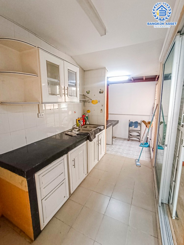 *****บ้านแฝดมือสอง โครงการ ลภาวัน19 ราชพฤกษ์ เนื้อที่ 36.70 ตร.ว. ฟังก์ชันครบ 4 ห้องนอน 2 ห้องน้ำ 1 ที่จอดรถ บ้านสภาพดี ต่อเติมพร้อมเข้าอยู่ บรรยากาศเป็นส่วนตัว ไม่ต่างจากบ้านเดี่ยว บนทำเลเชื่อมต่อถนนราชพฤกษ์ ถนนชัยพฤกษ์ ถนนบางกรวย-ไทรน้อย จองเลย!