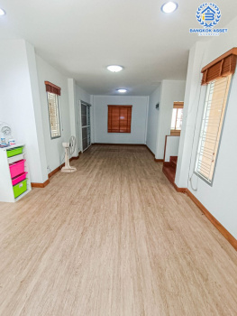 *****บ้านแฝดมือสอง โครงการ ลภาวัน19 ราชพฤกษ์ เนื้อที่ 36.70 ตร.ว. ฟังก์ชันครบ 4 ห้องนอน 2 ห้องน้ำ 1 ที่จอดรถ บ้านสภาพดี ต่อเติมพร้อมเข้าอยู่ บรรยากาศเป็นส่วนตัว ไม่ต่างจากบ้านเดี่ยว บนทำเลเชื่อมต่อถนนราชพฤกษ์ ถนนชัยพฤกษ์ ถนนบางกรวย-ไทรน้อย จองเลย!