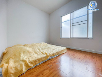 *****บ้านแฝดมือสอง โครงการ พฤกษาวิลเลจ22 บางกรวย-ไทรน้อย หลังมุม เนื้อที่กว้าง 40.70 ตร.ว. ฟังก์ชัน 3 ห้องนอน 2 ห้องน้ำ 1 ที่จอดรถ รอบบ้านกว้างให้ความรู้สึกเหมือนบ้านเดี่ยว บนทำเลเดินทางสะดวก เชื่อมต่อถนนนครอินทร์ ใกล้รถไฟฟ้าสายสีแดง "สถานีบางบำหรุ" และจุดขึ้นทางด่วน "พระราม7"