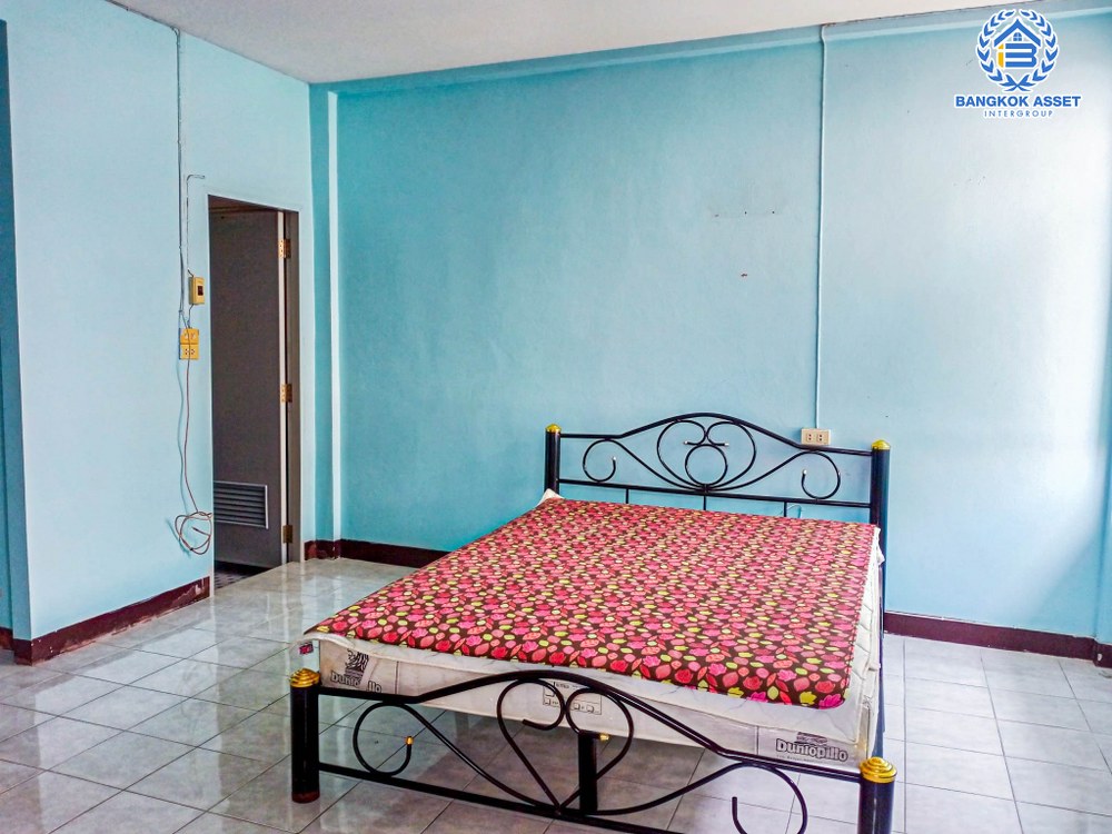 *****อพาร์ทเม้นท์มือสอง ซอยงามวงศ์วาน9 งามวงศ์วาน เนื้อที่ 56 ตร.ว. ฟังก์ชัน 14 ห้องนอน 14 ห้องน้ำ 2 ที่จอดรถ ภายในสภาพดี สามารถปล่อยห้องเพื่อเช่าต่อได้ บนทำเลแห่งการเดินทาง ใกล้เดอะมอลล์ ไลฟ์สโตร์ งามวงศ์วาน เชื่อมต่อรถไฟฟ้าสายสีม่วง "สถานีศูนย์ราชการนนทบุรี" และจุดขึ้นทางด่วน "งามวงศ์วาน"