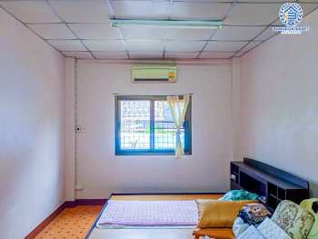 *****อพาร์ทเม้นท์มือสอง ซอยงามวงศ์วาน9 งามวงศ์วาน เนื้อที่ 56 ตร.ว. ฟังก์ชัน 14 ห้องนอน 14 ห้องน้ำ 2 ที่จอดรถ ภายในสภาพดี สามารถปล่อยห้องเพื่อเช่าต่อได้ บนทำเลแห่งการเดินทาง ใกล้เดอะมอลล์ ไลฟ์สโตร์ งามวงศ์วาน เชื่อมต่อรถไฟฟ้าสายสีม่วง "สถานีศูนย์ราชการนนทบุรี" และจุดขึ้นทางด่วน "งามวงศ์วาน"