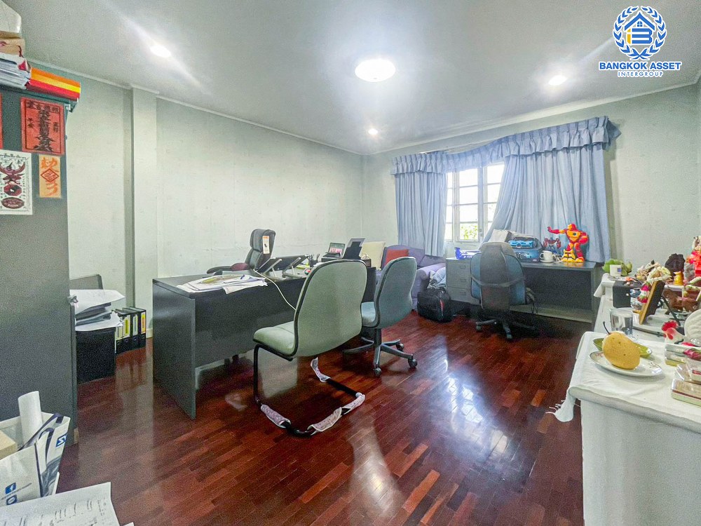 *****บ้านเดี่ยวมือสอง โครงการ ชลลดา บางบัวทอง จากแบรนด์ L&H เนื้อที่ 177.50 ตร.ว. ฟังก์ชัน 5 ห้องนอน 4 ห้องน้ำ จอดรถได้ 2 คัน บ้านสภาพเยี่ยม บรรยากาศโครงการดี สิ่งอำนวยความสะดวกครบ บนทำเลเดินทางสะดวก เชื่อมต่อหลากหลายเส้นทาง ใกล้รถไฟฟ้าสายสีม่วง "สถานีบางพลู"