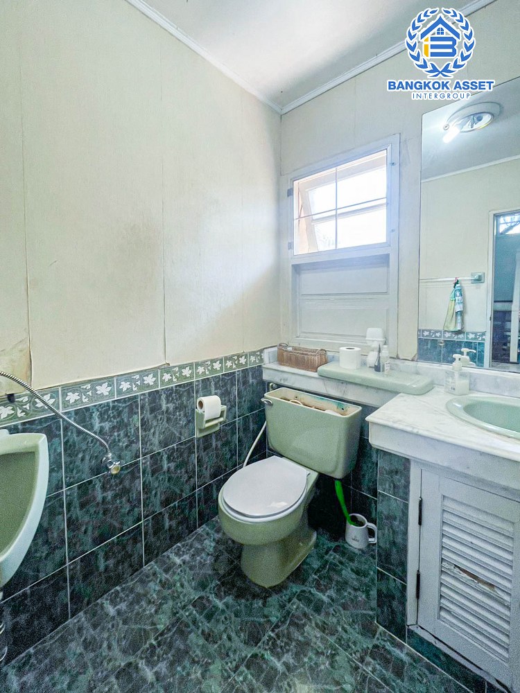 *****บ้านเดี่ยวมือสอง โครงการ ชลลดา บางบัวทอง จากแบรนด์ L&H เนื้อที่ 177.50 ตร.ว. ฟังก์ชัน 5 ห้องนอน 4 ห้องน้ำ จอดรถได้ 2 คัน บ้านสภาพเยี่ยม บรรยากาศโครงการดี สิ่งอำนวยความสะดวกครบ บนทำเลเดินทางสะดวก เชื่อมต่อหลากหลายเส้นทาง ใกล้รถไฟฟ้าสายสีม่วง "สถานีบางพลู"