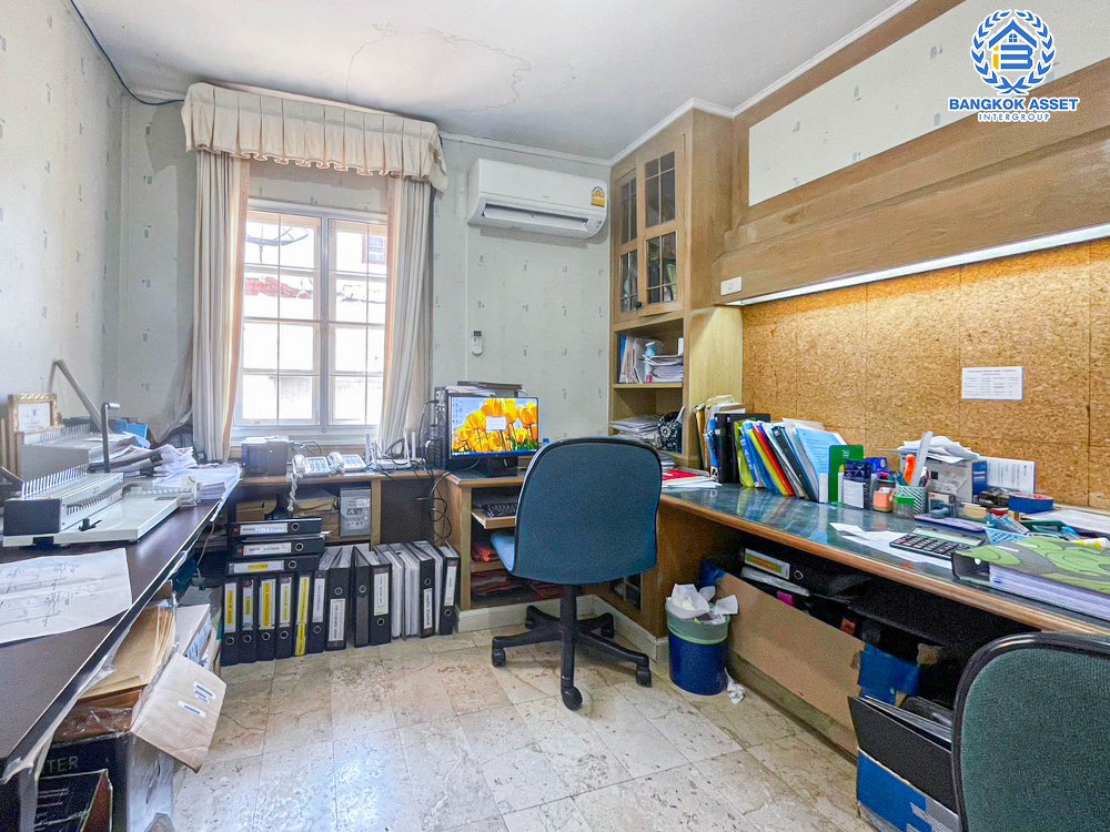 *****บ้านเดี่ยวมือสอง โครงการ ชลลดา บางบัวทอง จากแบรนด์ L&H เนื้อที่ 177.50 ตร.ว. ฟังก์ชัน 5 ห้องนอน 4 ห้องน้ำ จอดรถได้ 2 คัน บ้านสภาพเยี่ยม บรรยากาศโครงการดี สิ่งอำนวยความสะดวกครบ บนทำเลเดินทางสะดวก เชื่อมต่อหลากหลายเส้นทาง ใกล้รถไฟฟ้าสายสีม่วง "สถานีบางพลู"