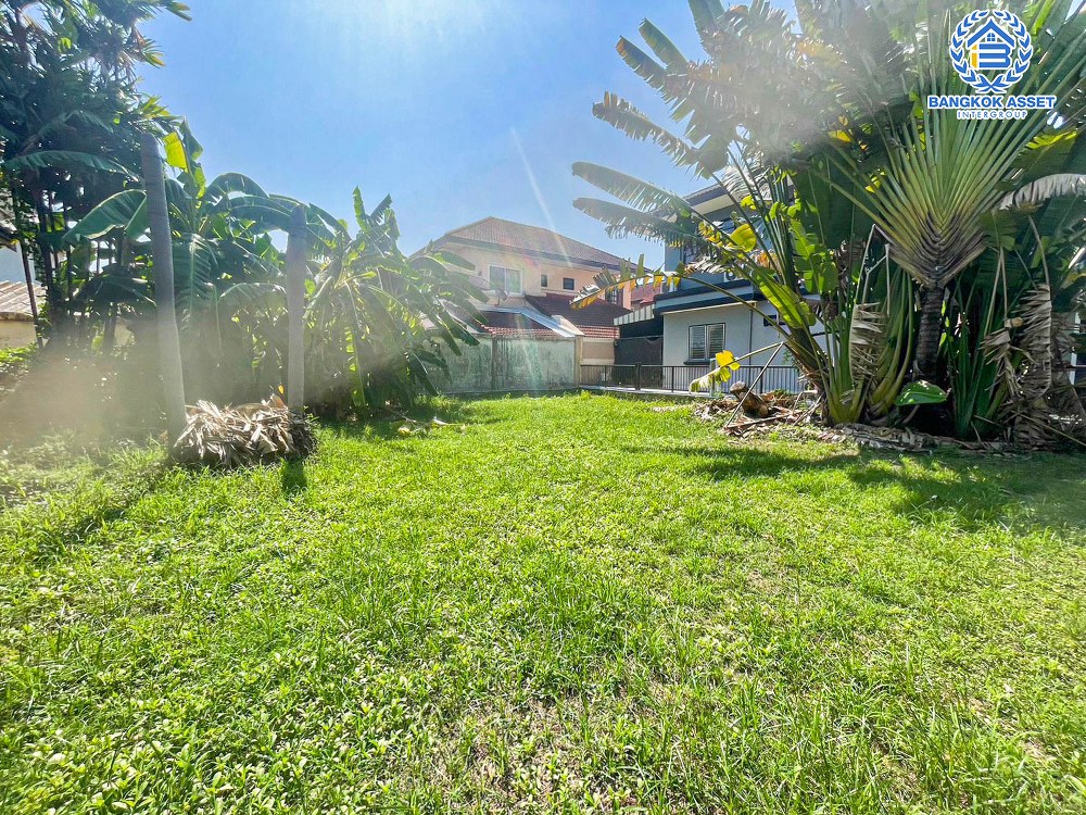 *****บ้านเดี่ยวมือสอง โครงการ ชลลดา บางบัวทอง จากแบรนด์ L&H เนื้อที่ 177.50 ตร.ว. ฟังก์ชัน 5 ห้องนอน 4 ห้องน้ำ จอดรถได้ 2 คัน บ้านสภาพเยี่ยม บรรยากาศโครงการดี สิ่งอำนวยความสะดวกครบ บนทำเลเดินทางสะดวก เชื่อมต่อหลากหลายเส้นทาง ใกล้รถไฟฟ้าสายสีม่วง "สถานีบางพลู"