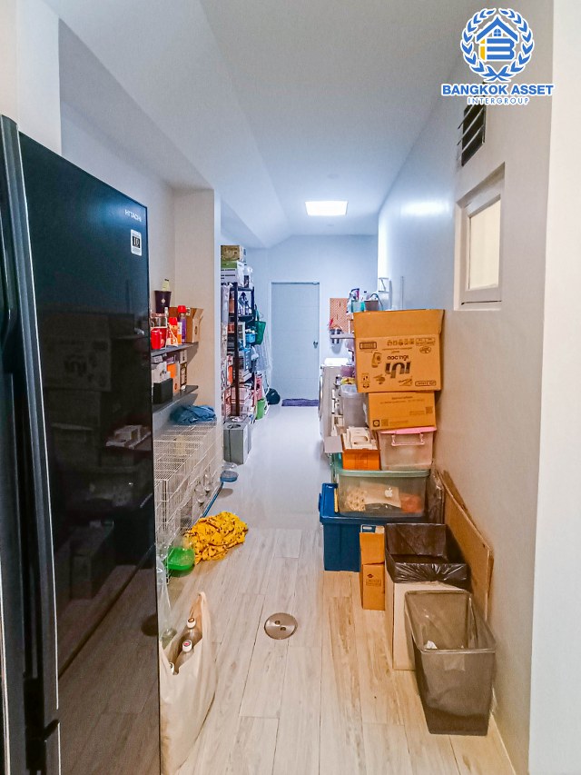 *****บ้านเดี่ยวมือสองนนทบุรี โครงการ ดิโอเรียลเทลเฮ้าส์ บางกรวย-ไทรน้อย หลังมุม! เนื้อที่กว้างมากถึง 56.3 ตร.ว. ฟังก์ชัน 3 ห้องนอน 2 ห้องน้ำ 2 ที่จอดรถ บ้านสวย พร้อมอยู่ บนทำเลดี เชื่อมต่อถนนกาญจนาภิเษก, ถนนรัตนาธิเบศร์ ใกล้รถไฟฟ้าสายสีม่วง "สถานีคลองบางไผ่"