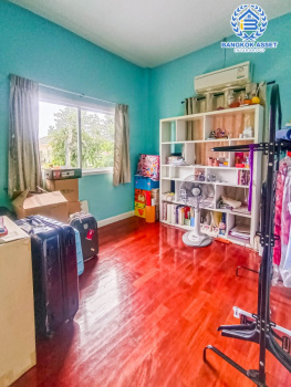 *****บ้านเดี่ยวมือสองนนทบุรี โครงการ ดิโอเรียลเทลเฮ้าส์ บางกรวย-ไทรน้อย หลังมุม! เนื้อที่กว้างมากถึง 56.3 ตร.ว. ฟังก์ชัน 3 ห้องนอน 2 ห้องน้ำ 2 ที่จอดรถ บ้านสวย พร้อมอยู่ บนทำเลดี เชื่อมต่อถนนกาญจนาภิเษก, ถนนรัตนาธิเบศร์ ใกล้รถไฟฟ้าสายสีม่วง "สถานีคลองบางไผ่"