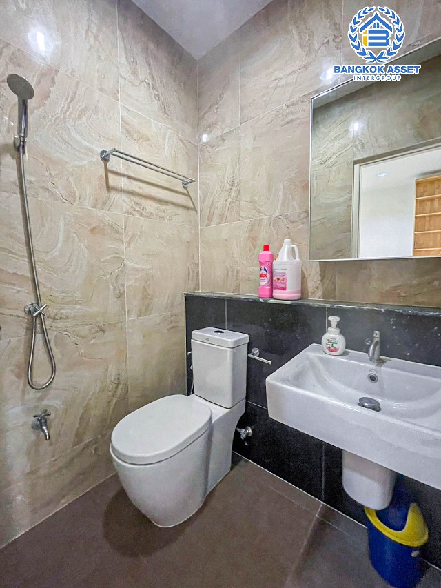 *****ทาวน์โฮมมือสองนนทบุรี โครงการ บารอนเนียทาวน์ ท่าน้ำนนท์ เนื้อที่กว้าง 21 ตร.ว. ฟังก์ชัน 3 ห้องนอน 4 ห้องน้ำ 2 ที่จอดรถ แถมฟรี! 4 เครื่องปรับอากาศ 2 เครื่องทำน้ำอุ่น บนทำเลเชื่อมต่อถนนท่าน้ำนนท์, ถนนราชพฤกษ์ ใกล้รถไฟฟ้าสายสีม่วง "สถานีสะพานพระนั่งเกล้า" จองเลย!