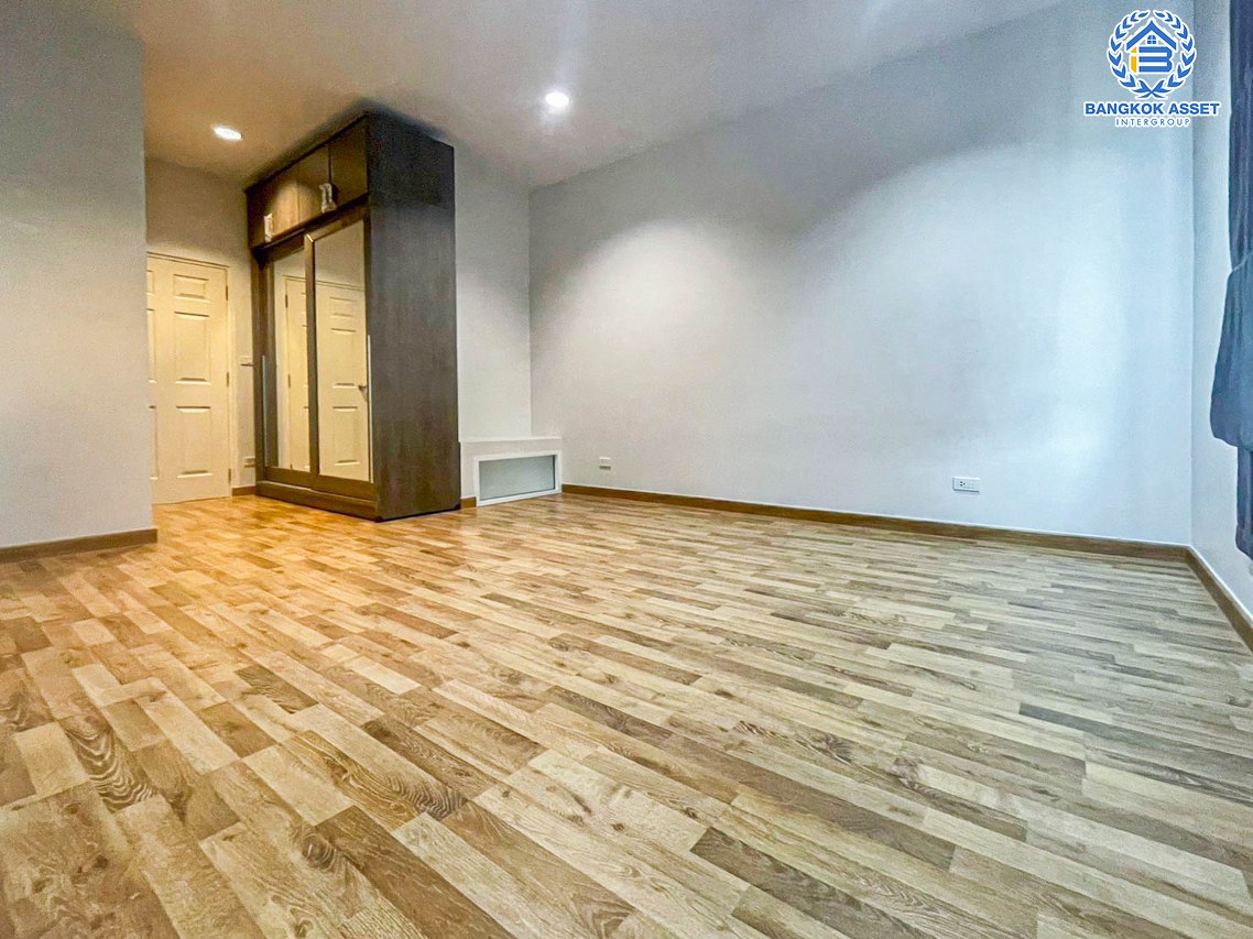 *****ทาวน์โฮมมือสองนนทบุรี โครงการ บารอนเนียทาวน์ ท่าน้ำนนท์ เนื้อที่กว้าง 21 ตร.ว. ฟังก์ชัน 3 ห้องนอน 4 ห้องน้ำ 2 ที่จอดรถ แถมฟรี! 4 เครื่องปรับอากาศ 2 เครื่องทำน้ำอุ่น บนทำเลเชื่อมต่อถนนท่าน้ำนนท์, ถนนราชพฤกษ์ ใกล้รถไฟฟ้าสายสีม่วง "สถานีสะพานพระนั่งเกล้า" จองเลย!