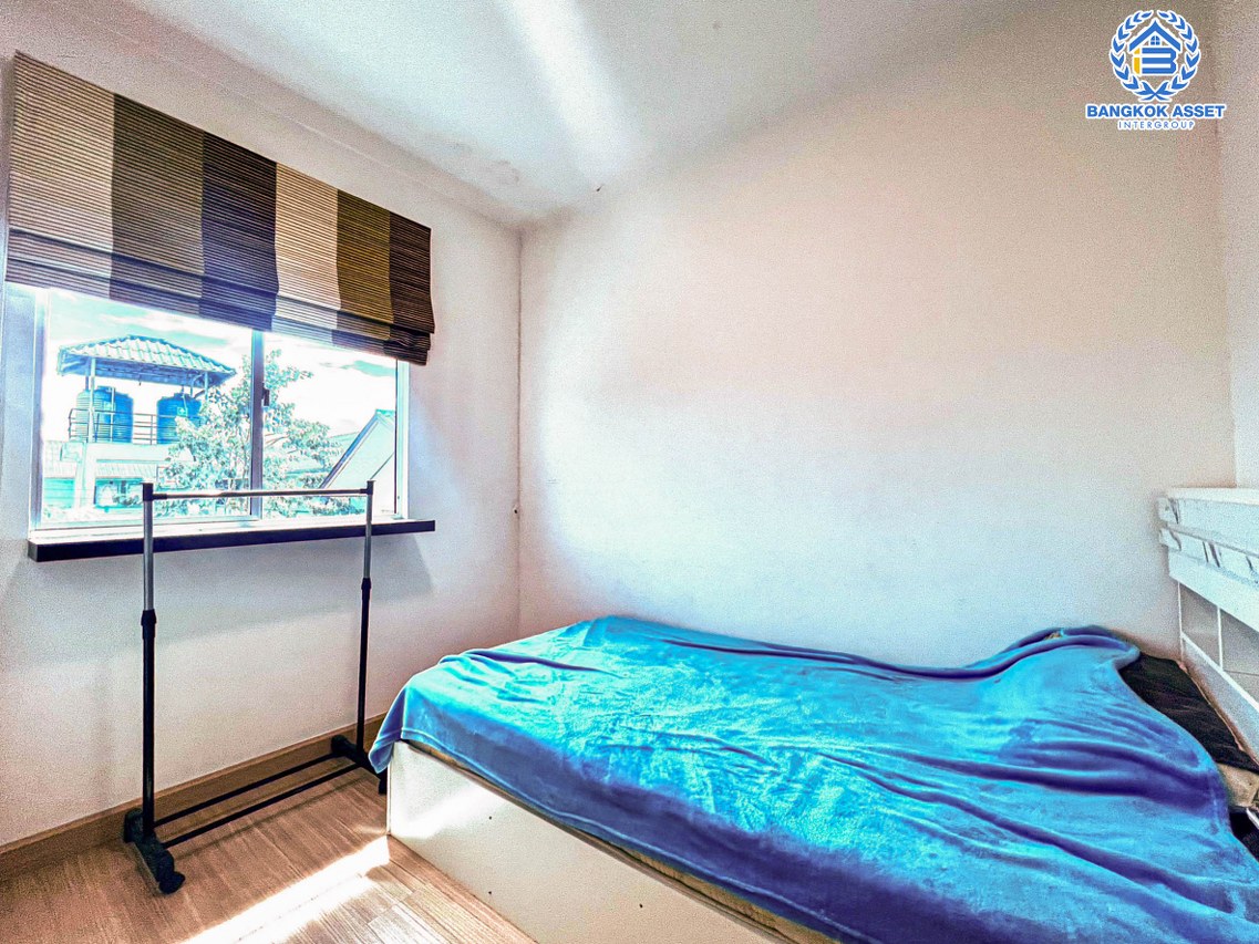 *****ทาวน์เฮ้าส์มือสองปทุมธานี โครงการ พฤกษาวิลล์79 พหลโยธิน-รังสิต เนื้อที่กว้าง 21 ตร.ว. ฟังก์ชัน 3 ห้องนอน 2 ห้องน้ำ 1 ที่จอดรถ บ้านพร้อมอยู่ แถมอยู่ต้นโครการ บนทำเลเดินทางสะดวก เชื่อมต่อถนนรังสิต-ปทุมธานี, ถนนพหลโยธิน ใกล้รถไฟฟ้าสายสีแดง "สถานีรังสิต" และทางด่วน "ดอนเมืองโทลล์เวย์" จองเลย!