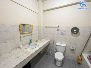 *****ทาวน์โฮมมือสองนนทบุรี หมู่บ้าน ซอยนนทบุรี 11/2 นนทบุรี เนื้อที่กว้าง 25 ตร.ว. ฟังก์ชัน 4 ห้องนอน 3 ห้องน้ำ 2 ที่จอดรถ สามารถทำเป็น office หรือจะเป็นที่อยู่อาศัยก็ได้ บนทำเลศักยภาพ เพียง 650 เมตรก็ถึงรถไฟฟ้าสายสีม่วง "สถานีสะพานพระนั่งเกล้า" และใกล้จุดขึ้นทางด่วน "งามวงศ์วาน"