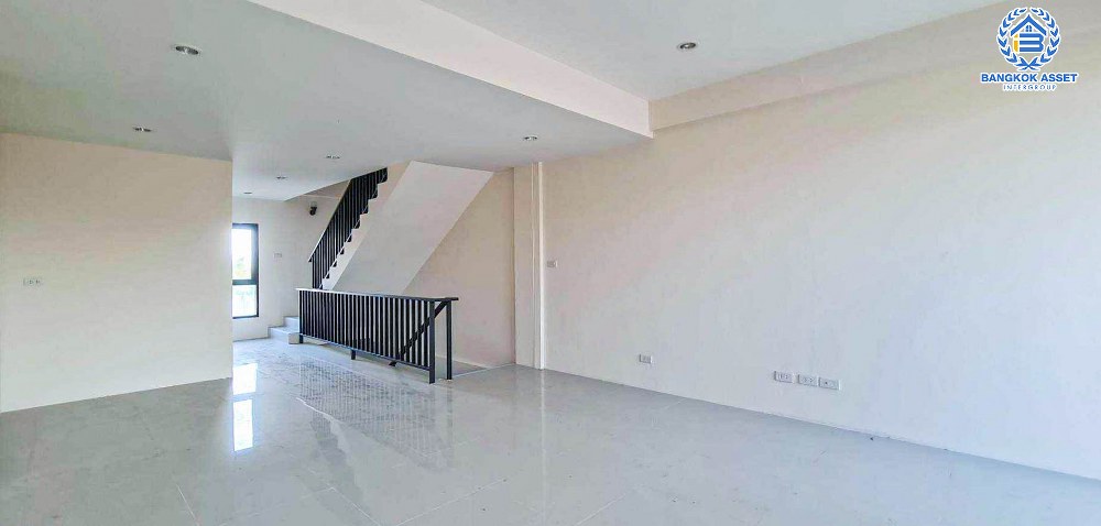 *****อาคารพาณิชย์สูง 4 ชั้นมือสอง โครงการ คาณาริ พาร์ค บางใหญ่-บางคูวัด เนื้อที่ 20 ตร.ว. ฟังก์ชัน 2 ห้องนอน 3 ห้องน้ำ 2 ที่จอดรถ ออกแบบรองรับการประกอบธุรกิจ แถมฟรี! เครื่องปรับอากาศ โครงการบนทำเลเดินทางสะดวก เชื่อมต่อถนนบางใหญ่-บางคูวัด ถนนกาญจนาภิเษก