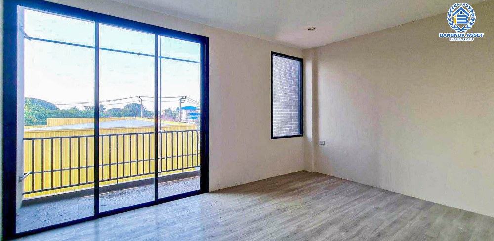 *****อาคารพาณิชย์สูง 4 ชั้นมือสอง โครงการ คาณาริ พาร์ค บางใหญ่-บางคูวัด เนื้อที่ 20 ตร.ว. ฟังก์ชัน 2 ห้องนอน 3 ห้องน้ำ 2 ที่จอดรถ ออกแบบรองรับการประกอบธุรกิจ แถมฟรี! เครื่องปรับอากาศ โครงการบนทำเลเดินทางสะดวก เชื่อมต่อถนนบางใหญ่-บางคูวัด ถนนกาญจนาภิเษก