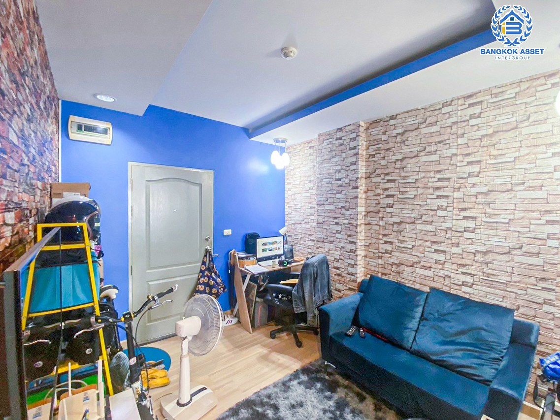 *****คอนโดมิเนียมมือสองนนทบุรี โครงการ เดอะคิทท์ ติวานนท์ เนื้อที่กว้างเกือบ 28 ตร.ม. ฟังก์ชัน 1 ห้องนอน 1 ห้องน้ำ 1 ที่จอดรถ แถมฟรี! 1 เครื่องปรับอากาศ 1 เครื่องทำน้ำอุ่น และเฟอร์นิเจอร์ บนทำเลแห่งการเดินทาง เชื่อมต่อถนนติวานนท์, ถนนชัยพฤกษ์ และถนนแจ้งวัฒนะ จองเลย!