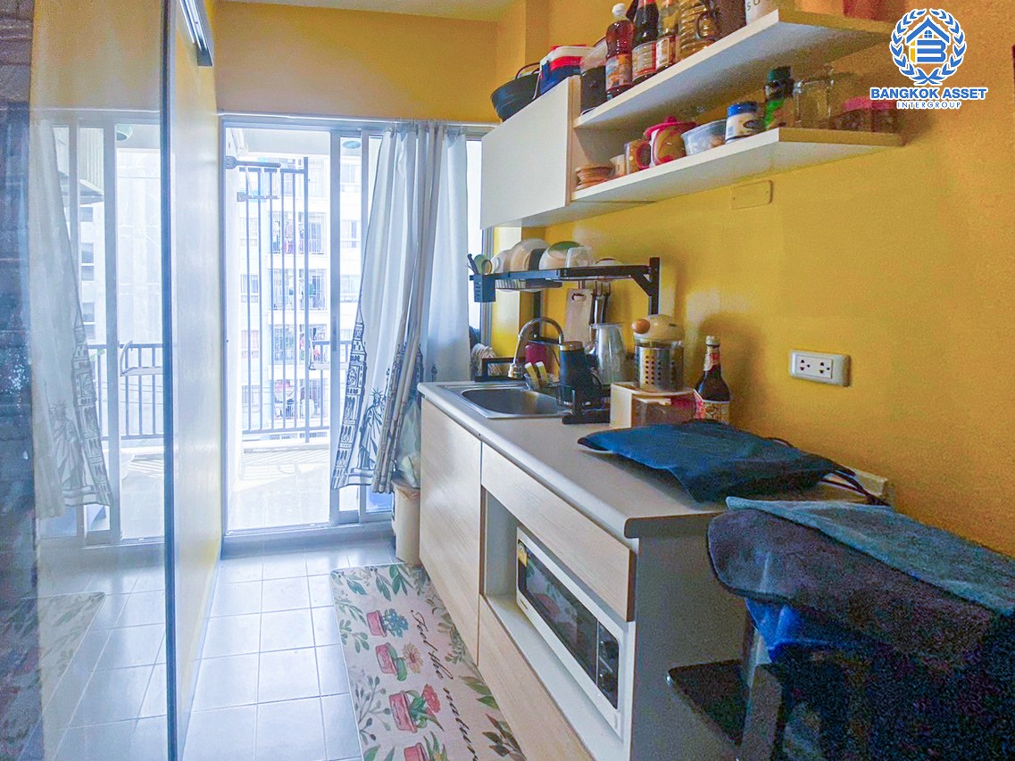 *****คอนโดมิเนียมมือสองนนทบุรี โครงการ เดอะคิทท์ ติวานนท์ เนื้อที่กว้างเกือบ 28 ตร.ม. ฟังก์ชัน 1 ห้องนอน 1 ห้องน้ำ 1 ที่จอดรถ แถมฟรี! 1 เครื่องปรับอากาศ 1 เครื่องทำน้ำอุ่น และเฟอร์นิเจอร์ บนทำเลแห่งการเดินทาง เชื่อมต่อถนนติวานนท์, ถนนชัยพฤกษ์ และถนนแจ้งวัฒนะ จองเลย!