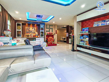 *****บ้านเดี่ยวมือสอง โครงการ รัตนาวดี รีเจ้นท์ พุทธมณฑลสาย3 เนื้อที่กว้างกว่า 150.30 ตร.ว. ฟังก์ชัน 5 ห้องนอน 4 ห้องน้ำ 2 ที่จอดรถ ภายในสภาพเหมือนใหม่ พื้นที่รอบบ้านกว้างขวาง บนทำเลดี เชื่อมต่อถนนพุทธมณฑลสาย3 ถนนจรัญสนิทวงศ์ ใกล้รถไฟฟ้าสายสีน้ำเงิน "สถานีหลักสอง" และจุดขึ้นทางด่วน "ศรีรัช"