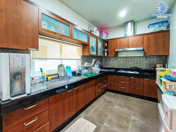 *****บ้านเดี่ยวมือสอง โครงการ รัตนาวดี รีเจ้นท์ พุทธมณฑลสาย3 เนื้อที่กว้างกว่า 150.30 ตร.ว. ฟังก์ชัน 5 ห้องนอน 4 ห้องน้ำ 2 ที่จอดรถ ภายในสภาพเหมือนใหม่ พื้นที่รอบบ้านกว้างขวาง บนทำเลดี เชื่อมต่อถนนพุทธมณฑลสาย3 ถนนจรัญสนิทวงศ์ ใกล้รถไฟฟ้าสายสีน้ำเงิน "สถานีหลักสอง" และจุดขึ้นทางด่วน "ศรีรัช"