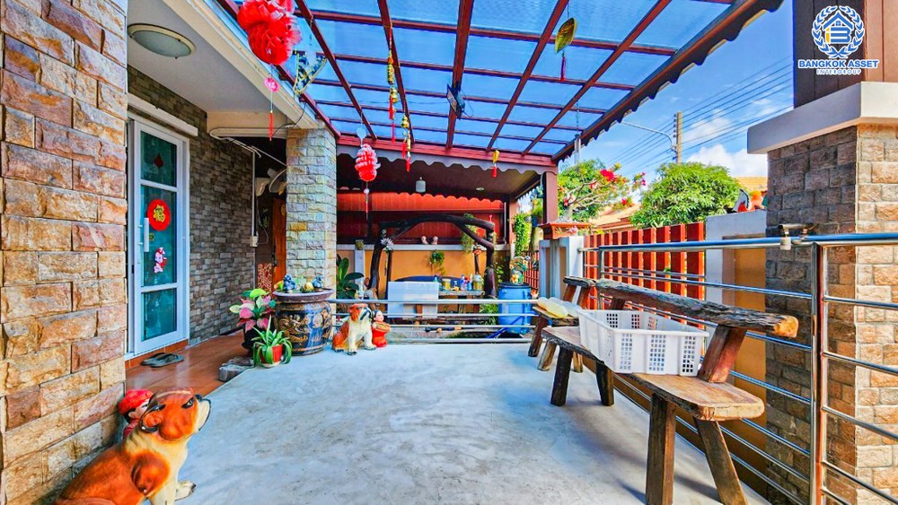 *****บ้านเดี่ยวมือสอง โครงการ ซื่อตรง สาริน เนื้อที่ 52.50 ตร.ว. ฟังก์ชัน 3 ห้องนอน 2 ห้องน้ำ 2 ที่จอดรถ บ้านหลังใหญ่โซนชานเมือง มีความเป็นส่วนตัวสูง ภายในมีพื้นที่ใช้สอยกว้างขวาง แถมฟรี! เครื่องปรับอากาศ บนทำเลเดินทางสะดวก เชื่อมต่อถนนเอกชัย ถนนวงแหวนรอบนอก จองเลย!