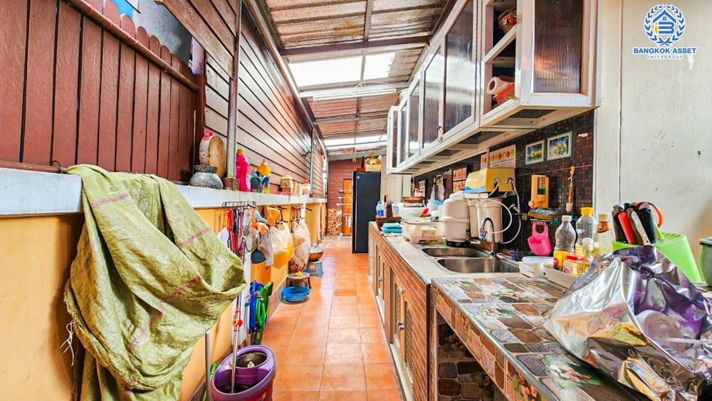 *****บ้านเดี่ยวมือสอง โครงการ ซื่อตรง สาริน เนื้อที่ 52.50 ตร.ว. ฟังก์ชัน 3 ห้องนอน 2 ห้องน้ำ 2 ที่จอดรถ บ้านหลังใหญ่โซนชานเมือง มีความเป็นส่วนตัวสูง ภายในมีพื้นที่ใช้สอยกว้างขวาง แถมฟรี! เครื่องปรับอากาศ บนทำเลเดินทางสะดวก เชื่อมต่อถนนเอกชัย ถนนวงแหวนรอบนอก จองเลย!