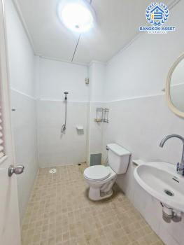 *****ทาวน์เฮ้าส์มือสองกรุงเทพมหานคร หมู่บ้าน ป.ธนานิเวศน์ เสนานิคม 1 เนื้อที่กว้างมากถึง 25 ตร.ว. ฟังก์ชัน 3 ห้องนอน 2 ห้องน้ำ 2 ที่จอดรถ บ้านพร้อมอยู่ แถมฟรี! 3 เครื่องปรับอากาศ 1 เครื่องทำน้ำอุ่น บนทำเลเยี่ยม ใกล้รถไฟฟ้าถึง 2 สายได้แก่ สายสีเขียว "สถานีเสนานิคม" และสายสีน้ำเงิน "สถานีพหลโยธิน"