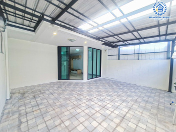 *****ทาวน์เฮ้าส์มือสองกรุงเทพมหานคร หมู่บ้าน ป.ธนานิเวศน์ เสนานิคม 1 เนื้อที่กว้างมากถึง 25 ตร.ว. ฟังก์ชัน 3 ห้องนอน 2 ห้องน้ำ 2 ที่จอดรถ บ้านพร้อมอยู่ แถมฟรี! 3 เครื่องปรับอากาศ 1 เครื่องทำน้ำอุ่น บนทำเลเยี่ยม ใกล้รถไฟฟ้าถึง 2 สายได้แก่ สายสีเขียว "สถานีเสนานิคม" และสายสีน้ำเงิน "สถานีพหลโยธิน"