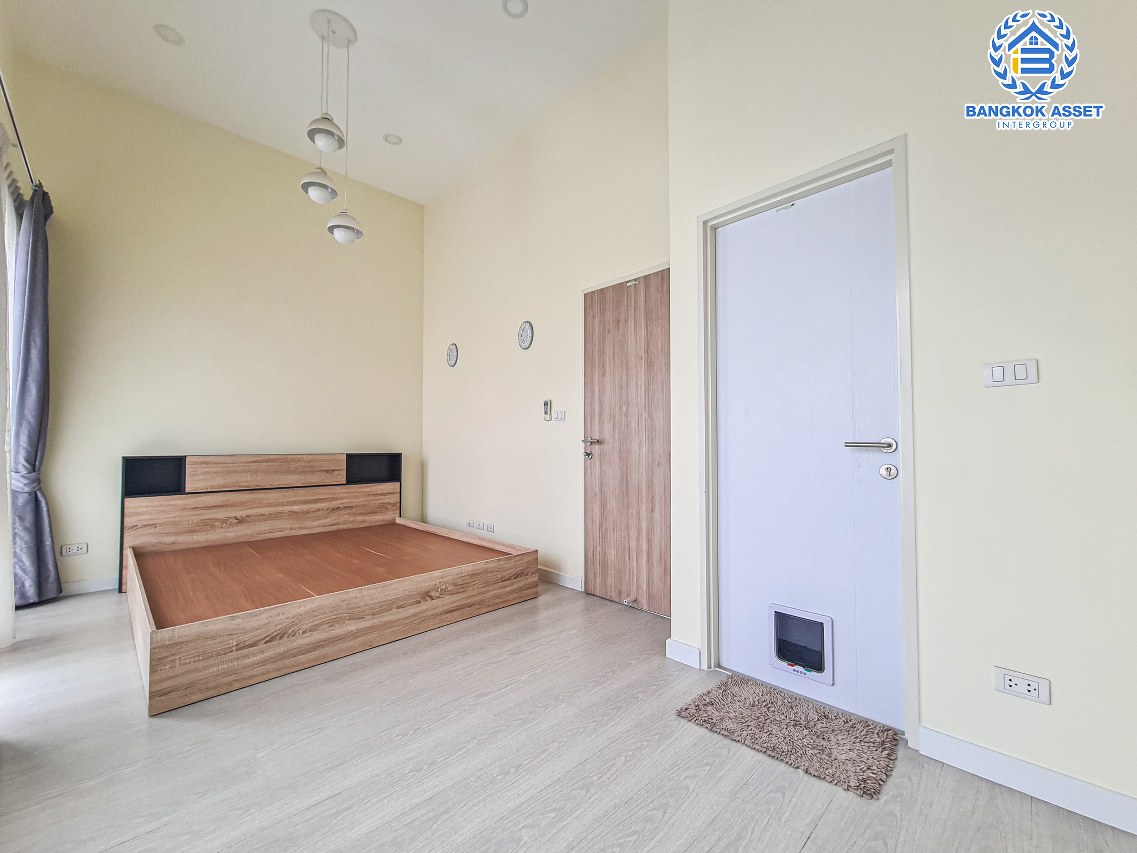 *****ทาวน์เฮ้าส์มือสองนนทบุรี โครงการ เดอะเมทโทร รัตนาธิเบศร์ หลังมุม! เนื้อที่กว้าง 20 ตร.ว. ฟังก์ชัน 3 ห้องนอน 2 ห้องน้ำ 2 ที่จอดรถ บ้านสภาพใหม่ ทำเลดี เชื่อมต่อถนนรัตนาธิเบศร์, ถนนบางกรวย-ไทรน้อย ใกล้โครงการรถไฟฟ้าสายสีม่วง "สถานีไทรม้า" และทางด่วน "งามวงศ์วาน" เดินทางสะดวก