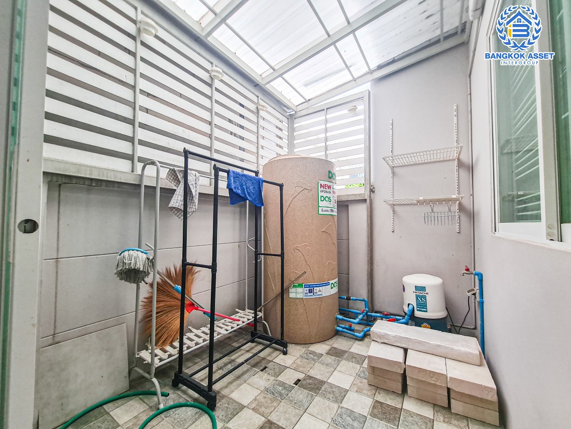 *****ทาวน์เฮ้าส์มือสองนนทบุรี โครงการ เดอะเมทโทร รัตนาธิเบศร์ หลังมุม! เนื้อที่กว้าง 20 ตร.ว. ฟังก์ชัน 3 ห้องนอน 2 ห้องน้ำ 2 ที่จอดรถ บ้านสภาพใหม่ ทำเลดี เชื่อมต่อถนนรัตนาธิเบศร์, ถนนบางกรวย-ไทรน้อย ใกล้โครงการรถไฟฟ้าสายสีม่วง "สถานีไทรม้า" และทางด่วน "งามวงศ์วาน" เดินทางสะดวก