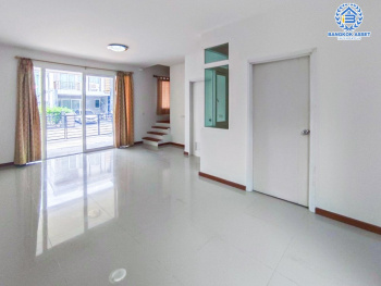 *****ทาวน์เฮ้าส์มือสอง โครงการ กัสโต้ ปิ่นเกล้า-จรัญสนิทวงศ์ หลังมุม คุณภาพระดับแบรนด์ Q HOUSE เนื้อที่ 23.90 ตร.ว. ฟังก์ชัน 4 ห้องนอน 3 ห้องน้ำ ที่จอดรถ 2 คัน ภายในสภาพสวย พร้อมเข้าอยู่ บนทำเลเดินทางสะดวก ใกล้รถไฟฟ้าสายสีแดง "สถานีบางบำหรุ" และทางด่วน "ศรีรัช"