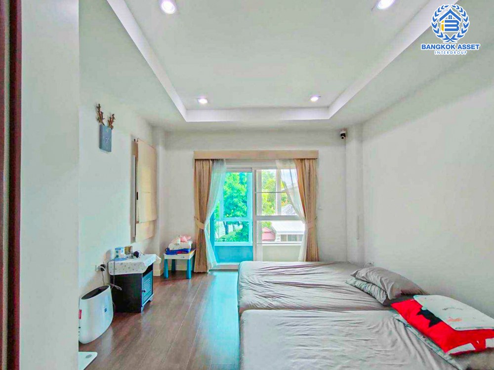 *****บ้านเดี่ยวมือสอง โครงการ บุราสิริ งามวงศ์วาน-ประชาชื่น หลังมุม เนื้อที่ 56.30 ตร.ว. ฟังก์ชัน 3 ห้องนอน 3 ห้องน้ำ 2 ที่จอดรถ ภายในบ้านสภาพใหม่มาก มีความเป็นส่วนตัว พร้อมเข้าอยู่ โครงการตั้งบนบนทำเลเดินทางสะดวก ใกล้รถไฟฟ้าสายสีม่วง "สถานีศูนย์ราชการนนทบุรี" และทางด่วน "งามวงศ์วาน"