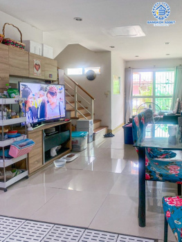 *****ทาวน์เฮ้าส์มือสองนนทบุรี โครงการ พฤกษาทาวน์เน็กซ์ นครอินทร์ เนื้อที่ 17.7 ตร.ว. ฟังก์ชัน 3 ห้องนอน 2 ห้องน้ำ 1 ที่จอดรถ แถมฟรี! 2 เครื่องปรับอากาศ บนทำเลเดินทางสะดวก ติดถนนนครอินทร์ เชื่อมต่อถนนราชพฤกษ์ ถนนกาญจนาภิเษก ใกล้จุดขึ้นทางด่วน "ศรีรัช"