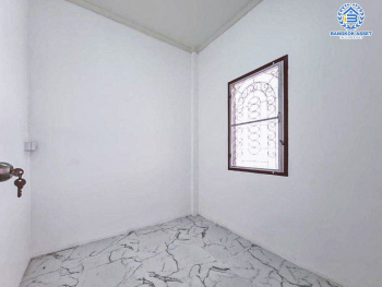 *****ทาวน์เฮ้าส์มือสองปทุมธานี หมู่บ้าน ชมฟ้า วรากูล รังสิต-คลอง2 เนื้อที่กว้างขวาง 27 ตร.ว. ฟังก์ชัน 5 ห้องนอน 2 ห้องน้ำ 1 ที่จอดรถ บ้านรีโนเวทใหม่ บนทำเลเข้าเมือง หรือออกต่างจังหวัดก็สะดวก เชื่อมต่อถนนรังสิต-นครนายก, ถนนลำลูกกา, ถนนรังสิต-องครักษ์