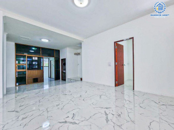 *****ทาวน์เฮ้าส์มือสองปทุมธานี หมู่บ้าน ชมฟ้า วรากูล รังสิต-คลอง2 เนื้อที่กว้างขวาง 27 ตร.ว. ฟังก์ชัน 5 ห้องนอน 2 ห้องน้ำ 1 ที่จอดรถ บ้านรีโนเวทใหม่ บนทำเลเข้าเมือง หรือออกต่างจังหวัดก็สะดวก เชื่อมต่อถนนรังสิต-นครนายก, ถนนลำลูกกา, ถนนรังสิต-องครักษ์