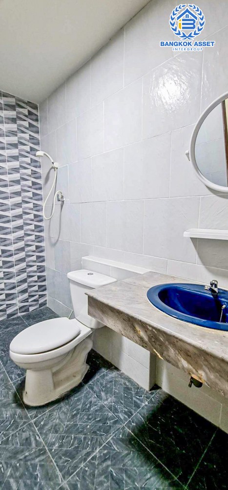 *****ทาวน์เฮ้าส์มือสอง โครงการ พฤกษา12 คลอง3 เนื้อที่ 24 ตร.ว. ฟังก์ชัน 4 ห้องนอน 2 ห้องน้ำ 2 ที่จอดรถ สภาพภายในดีมาก มีความเป็นส่วนตัวมาก โครงการบนทำเลเดินทางสะดวก เชื่อมต่อถนนวงแหวนรอบนอก ใกล้รถไฟฟ้าสายสีแดง "สถานีรังสิต" และทางยกระดับดอนเมืองโทลล์เวย์