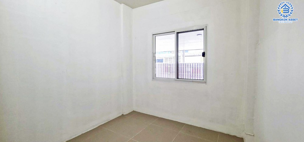 *****ทาวน์เฮ้าส์มือสอง โครงการ พฤกษา12 คลอง3 เนื้อที่ 24 ตร.ว. ฟังก์ชัน 4 ห้องนอน 2 ห้องน้ำ 2 ที่จอดรถ สภาพภายในดีมาก มีความเป็นส่วนตัวมาก โครงการบนทำเลเดินทางสะดวก เชื่อมต่อถนนวงแหวนรอบนอก ใกล้รถไฟฟ้าสายสีแดง "สถานีรังสิต" และทางยกระดับดอนเมืองโทลล์เวย์