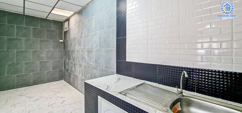 *****ทาวน์เฮ้าส์มือสอง โครงการ พฤกษา12 คลอง3 เนื้อที่ 24 ตร.ว. ฟังก์ชัน 4 ห้องนอน 2 ห้องน้ำ 2 ที่จอดรถ สภาพภายในดีมาก มีความเป็นส่วนตัวมาก โครงการบนทำเลเดินทางสะดวก เชื่อมต่อถนนวงแหวนรอบนอก ใกล้รถไฟฟ้าสายสีแดง "สถานีรังสิต" และทางยกระดับดอนเมืองโทลล์เวย์