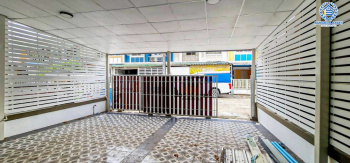 *****ทาวน์เฮ้าส์มือสอง โครงการ พฤกษา12 คลอง3 เนื้อที่ 24 ตร.ว. ฟังก์ชัน 4 ห้องนอน 2 ห้องน้ำ 2 ที่จอดรถ สภาพภายในดีมาก มีความเป็นส่วนตัวมาก โครงการบนทำเลเดินทางสะดวก เชื่อมต่อถนนวงแหวนรอบนอก ใกล้รถไฟฟ้าสายสีแดง "สถานีรังสิต" และทางยกระดับดอนเมืองโทลล์เวย์