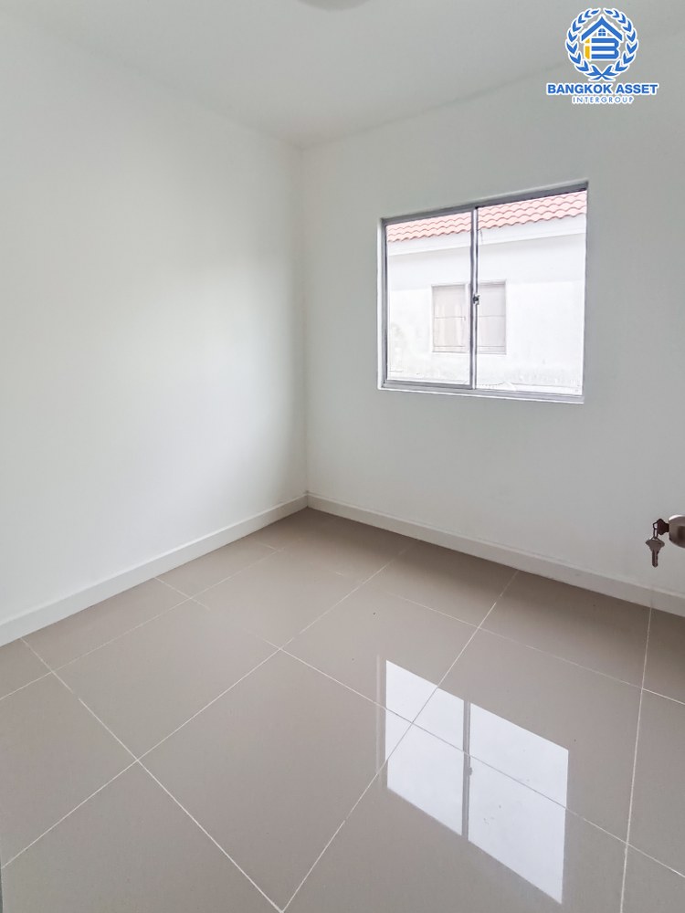 *****ทาวน์เฮ้าส์มือสอง โครงการ พฤกษา76 กาญจนาภิเษก เนื้อที่ 20.30 ตร.ว. ฟังก์ชัน 2 ห้องนอน 2 ห้องน้ำ 1 ที่จอดรถ สภาพสวยพร้อมอยู่ รีโนเวทใหม่ สิ่งอำนวยความสะดวกครบครัน ทำเลเดินทางสะดวก เชื่อมต่อกาญจนาภิเษก ใกล้เซ็นทรัลเวสต์เกต และโครงการรถไฟฟ้าสายสีม่วง "สถานีตลาดบางใหญ่"