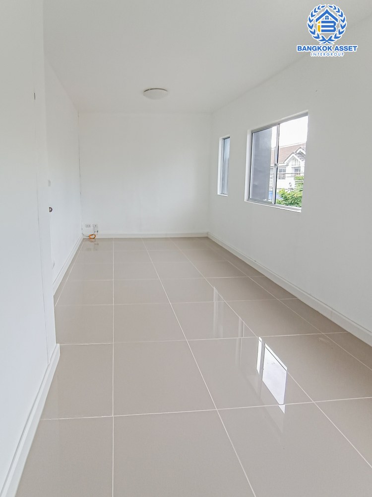 *****ทาวน์เฮ้าส์มือสอง โครงการ พฤกษา76 กาญจนาภิเษก เนื้อที่ 20.30 ตร.ว. ฟังก์ชัน 2 ห้องนอน 2 ห้องน้ำ 1 ที่จอดรถ สภาพสวยพร้อมอยู่ รีโนเวทใหม่ สิ่งอำนวยความสะดวกครบครัน ทำเลเดินทางสะดวก เชื่อมต่อกาญจนาภิเษก ใกล้เซ็นทรัลเวสต์เกต และโครงการรถไฟฟ้าสายสีม่วง "สถานีตลาดบางใหญ่"