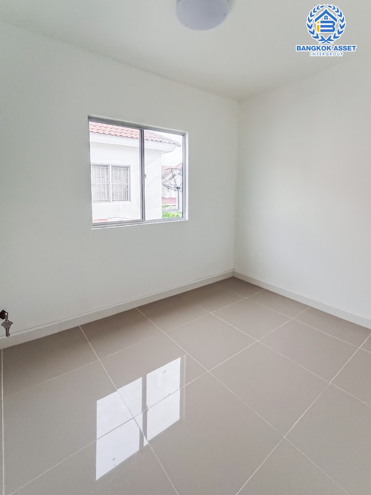 *****ทาวน์เฮ้าส์มือสอง โครงการ พฤกษา76 กาญจนาภิเษก เนื้อที่ 20.30 ตร.ว. ฟังก์ชัน 2 ห้องนอน 2 ห้องน้ำ 1 ที่จอดรถ สภาพสวยพร้อมอยู่ รีโนเวทใหม่ สิ่งอำนวยความสะดวกครบครัน ทำเลเดินทางสะดวก เชื่อมต่อกาญจนาภิเษก ใกล้เซ็นทรัลเวสต์เกต และโครงการรถไฟฟ้าสายสีม่วง "สถานีตลาดบางใหญ่"