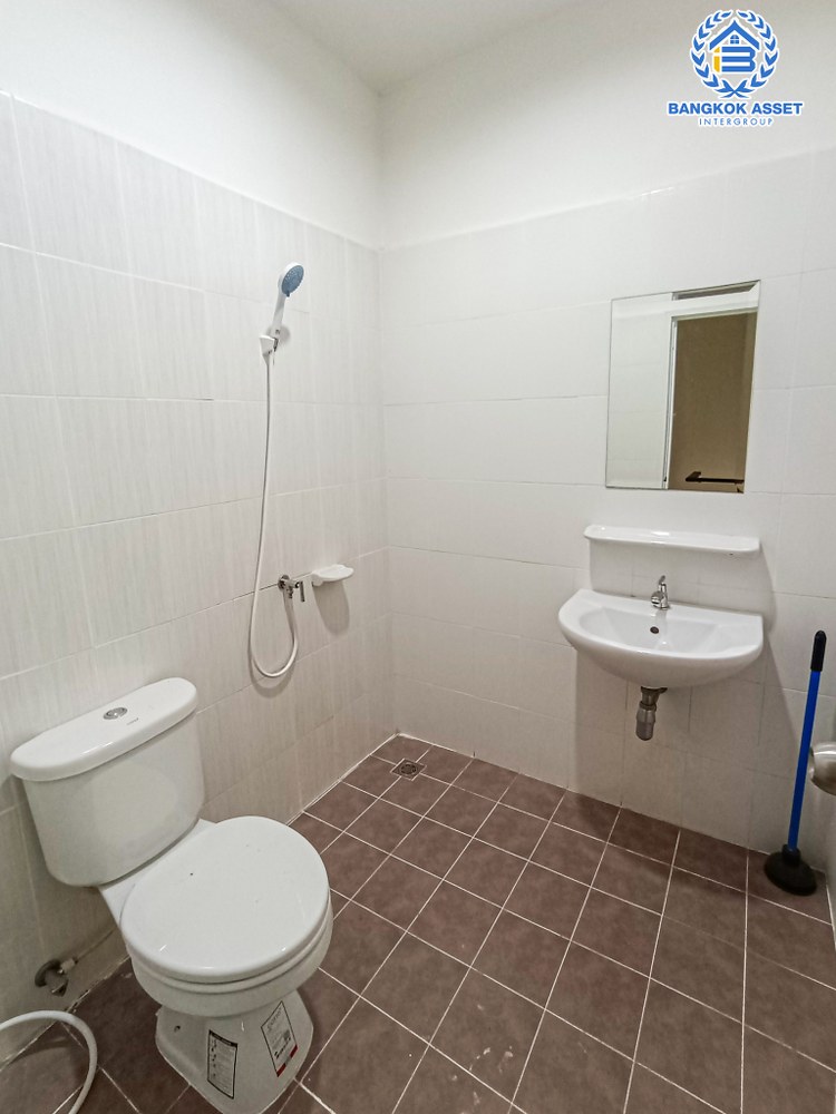 *****ทาวน์เฮ้าส์มือสอง โครงการ พฤกษา76 กาญจนาภิเษก เนื้อที่ 20.30 ตร.ว. ฟังก์ชัน 2 ห้องนอน 2 ห้องน้ำ 1 ที่จอดรถ สภาพสวยพร้อมอยู่ รีโนเวทใหม่ สิ่งอำนวยความสะดวกครบครัน ทำเลเดินทางสะดวก เชื่อมต่อกาญจนาภิเษก ใกล้เซ็นทรัลเวสต์เกต และโครงการรถไฟฟ้าสายสีม่วง "สถานีตลาดบางใหญ่"