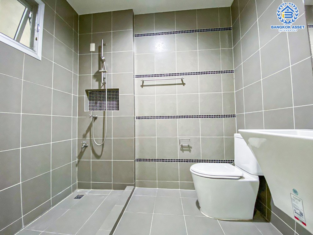 *****ทาวน์เฮ้าส์มือสอง โครงการ ฮาบิทาวน์โฟล์ด ติวานนท์-แจ้งวัฒนะ เนื้อที่ 30.20 ตร.ว. ฟังก์ชัน 3 ห้องนอน 2 ห้องน้ำ 2 ที่จอดรถ ภายในสภาพใหม่มาก พร้อมเข้าอยู่โครงการตั้งบนทำเลเดินทางสะดวก เชื่อมต่อถนนติวานนท์ ถนนแจ้งวัฒนะ และจุดขึ้นทางด่วน "ศรีรัช" จองเลย