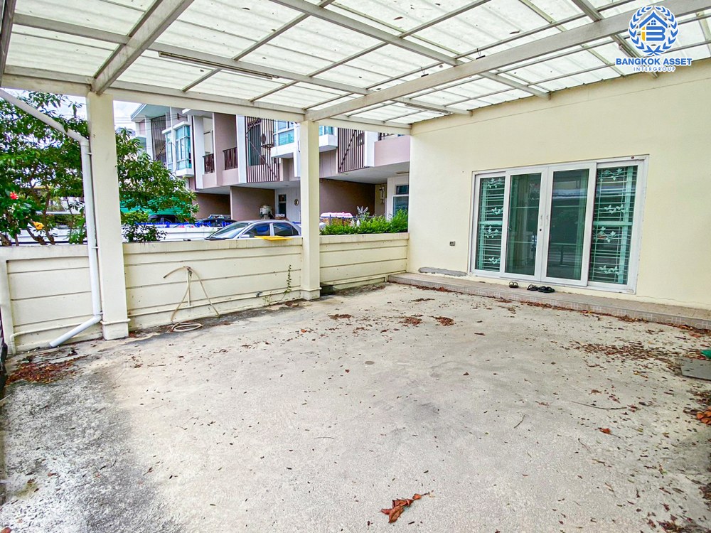 *****ทาวน์เฮ้าส์มือสอง โครงการ ฮาบิทาวน์โฟล์ด ติวานนท์-แจ้งวัฒนะ เนื้อที่ 30.20 ตร.ว. ฟังก์ชัน 3 ห้องนอน 2 ห้องน้ำ 2 ที่จอดรถ ภายในสภาพใหม่มาก พร้อมเข้าอยู่โครงการตั้งบนทำเลเดินทางสะดวก เชื่อมต่อถนนติวานนท์ ถนนแจ้งวัฒนะ และจุดขึ้นทางด่วน "ศรีรัช" จองเลย