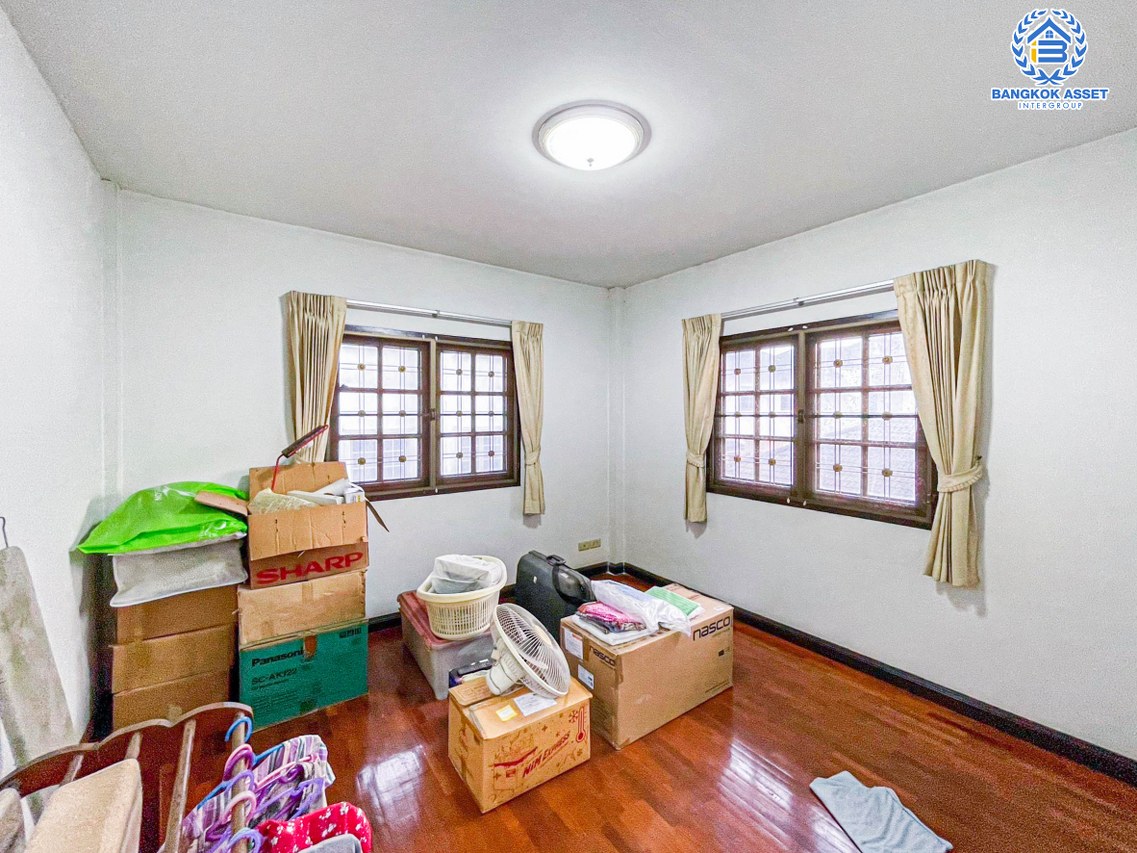 *****บ้านเดี่ยวมือสองนนทบุรี โครงการ พัชรวิลล์ บางกรวย-ไทรน้อย เนื้อที่กว้างมากถึง 125 ตร.ว. ฟังก์ชัน 3 ห้องนอน 3 ห้องน้ำ 4 ที่จอดรถ บ้านเนื้อที่เยอะมาก บนทำเลติด ถนนบางกรวย-ไทรน้อย ถึงรถไฟฟ้าสายสีม่วง "สถานีบางพลู" เพียง 6 นาทีเท่านั้น และยังใกล้ทางด่วน "ศรีรัช"