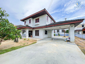 *****บ้านเดี่ยวมือสองนนทบุรี โครงการ พัชรวิลล์ บางกรวย-ไทรน้อย เนื้อที่กว้างมากถึง 125 ตร.ว. ฟังก์ชัน 3 ห้องนอน 3 ห้องน้ำ 4 ที่จอดรถ บ้านเนื้อที่เยอะมาก บนทำเลติด ถนนบางกรวย-ไทรน้อย ถึงรถไฟฟ้าสายสีม่วง "สถานีบางพลู" เพียง 6 นาทีเท่านั้น และยังใกล้ทางด่วน "ศรีรัช"