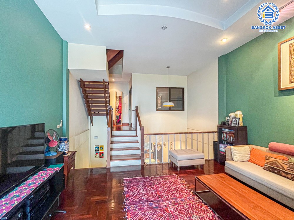 *****ทาวน์โฮมมือสอง 3 ชั้น จากแบรนด์ AP โครงการ บ้านกลางเมือง ลาดพร้าว71 พร้อมฟังก์ชัน 3 ห้องนอน 4 ห้องน้ำ ภายในสภาพดีมาก บนทำเลที่ดีเดินทางในเมืองสะดวกสบาย เชื่อมต่อถนนลาดพร้าว ถนนโชคชัย4 ถนนลาดพร้าว ถนนนาคนิวาส ใกล้จุดขึ้นทางด่วน "รามอินทรา-อาจณรงค์"