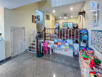 *****ทาวน์โฮมมือสอง 3 ชั้น จากแบรนด์ AP โครงการ บ้านกลางเมือง ลาดพร้าว71 พร้อมฟังก์ชัน 3 ห้องนอน 4 ห้องน้ำ ภายในสภาพดีมาก บนทำเลที่ดีเดินทางในเมืองสะดวกสบาย เชื่อมต่อถนนลาดพร้าว ถนนโชคชัย4 ถนนลาดพร้าว ถนนนาคนิวาส ใกล้จุดขึ้นทางด่วน "รามอินทรา-อาจณรงค์"