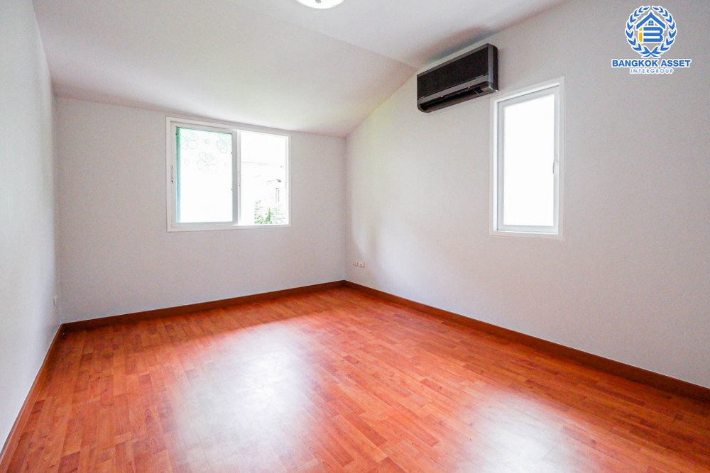 *****บ้านเดี่ยวมือสอง โครงการ เดอะลิฟวิ่ง1 บ้านกล้วย-ไทรน้อย เนื้อที่ 50 ตร.ว. ฟังก์ชัน 3 ห้องนอน 3 ห้องน้ำ 1 ที่จอดรถ สภาพเหมือนใหม่ บนทำเลเดินทางสะดวก เชื่อมต่อถนนกาญจนาภิเษก ถนนบ้านกล้วย-ไทรน้อย ซอยวัดลาดปลาดุก ใกล้รถไฟฟ้าสายม่วง "สถานีคลองบางไผ่" และจุดขึ้นทางด่วน "ศรีรัช"