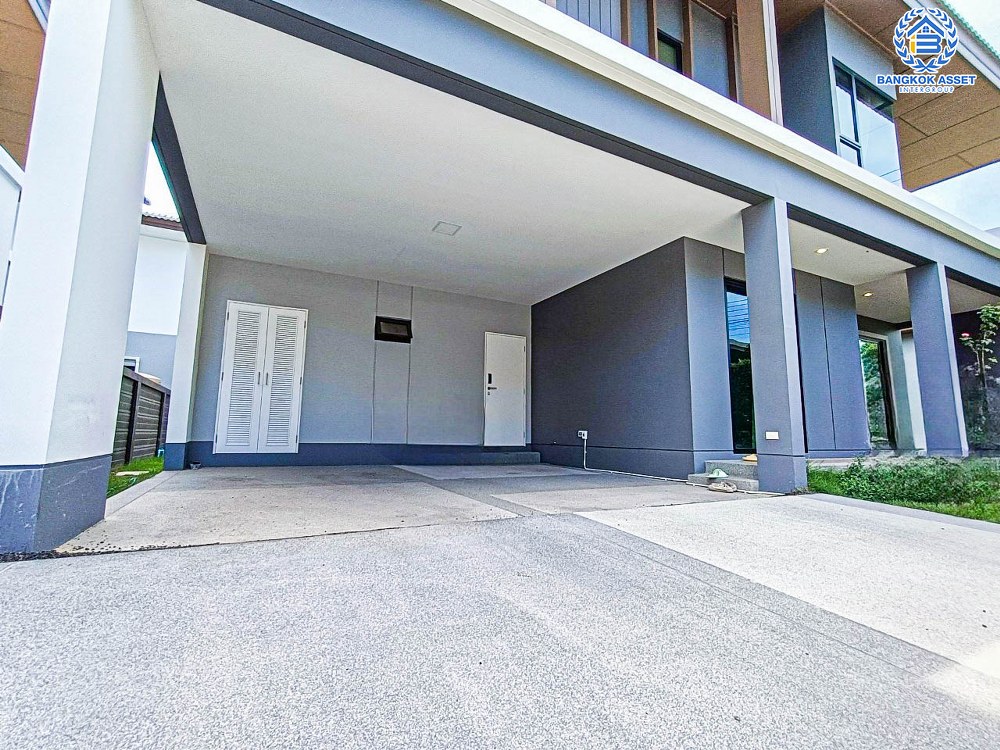 *****บ้านเดี่ยวมือสอง โครงการ สราญสิริ รังสิต เนื้อที่ 68.80 ตร.ว. ฟังก์ชัน 4 ห้องนอน 4 ห้องน้ำ 2 ที่จอดรถ บ้านหลังใหญ่ ภายในเหมือนใหม่พร้อมอยู่ บนทำเลเดินทางสะดวก เชื่อมต่อถนนรังสิต-ปทุมธานี ถนนคลองหลวง ใกล้รถไฟฟ้าสายสีแดง "สถานีรังสิต" และจุดขึ้นทางด่วน "ศรีรัช"